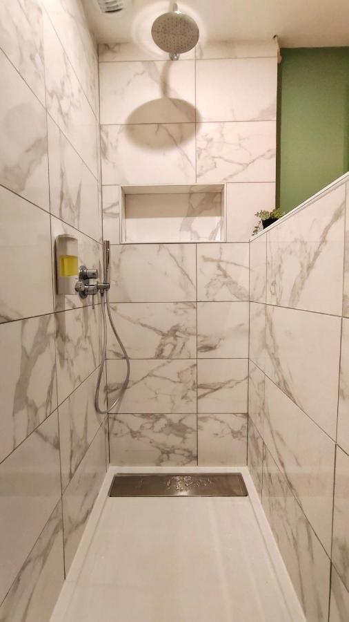 Votre Escale Jungle Sauna & Spa Niort Eksteriør bilde